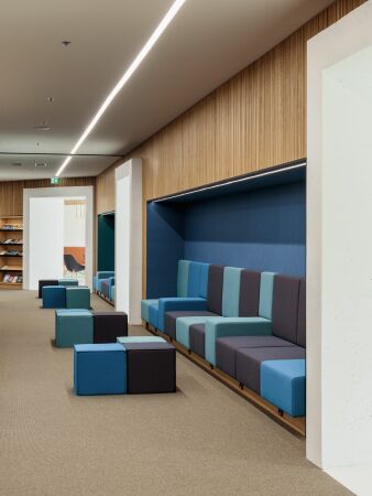 Bibliothek von JKMM Architects in Kirkkonummi