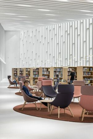 Bibliothek von JKMM Architects in Kirkkonummi