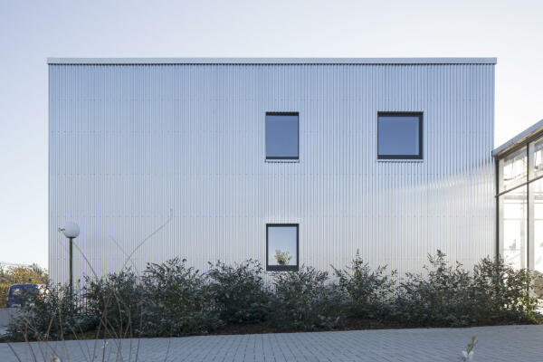 Hundetrainingszentrum von WE-S architecten bei Gent