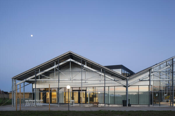 Hundetrainingszentrum von WE-S architecten bei Gent