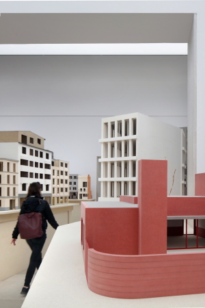 Kurator Dirk Somers im Gesprch