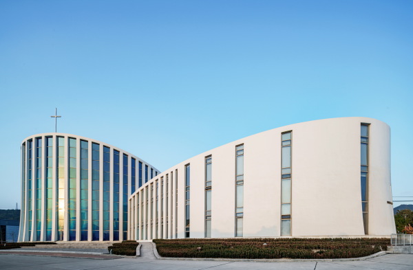 Kirche in Sdchina von Inuce