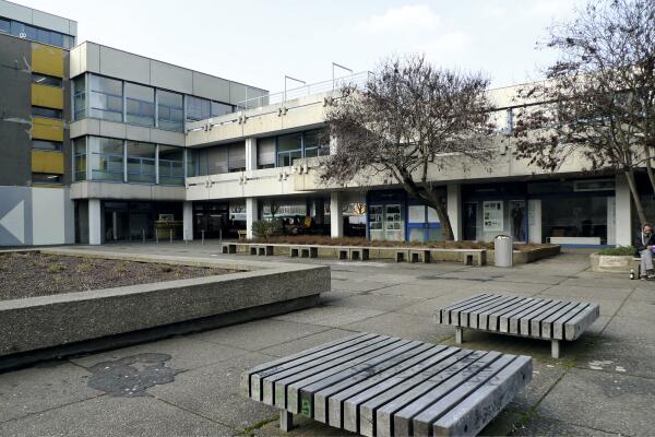 Sozialzentrum/Alte Mensa der Johann Wolfgang Goethe-Universität mit Passage zur Bockenheimer Straße