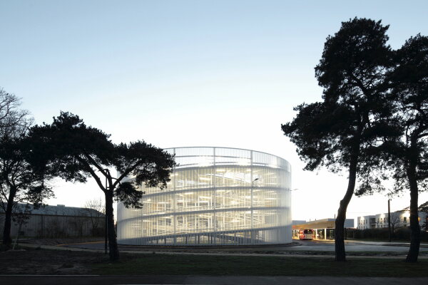 Park- und Ride-Anlage bei Nantes von IDOM