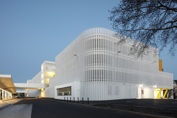 Park- und Ride-Anlage bei Nantes von IDOM