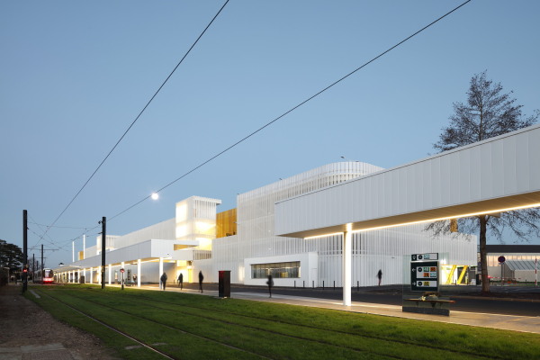 Park- und Ride-Anlage bei Nantes von IDOM