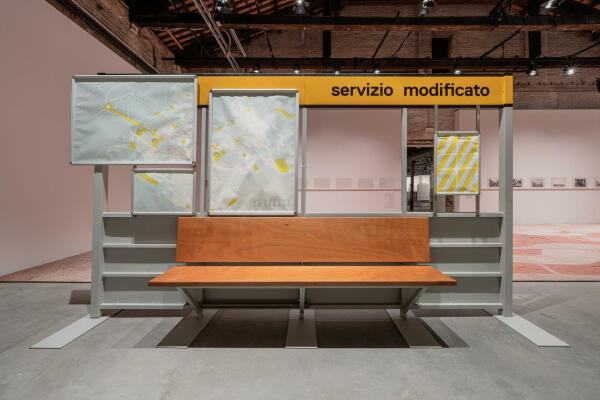 Das Co-Habitat C1 bringt eine Vaporetto-Station ins Arsenale. Bei der Installation von modem und Bis� Associati mit catalogtree und dem University of Virginia Venice Program steht die Biennale-Stadt selbst im Fokus.