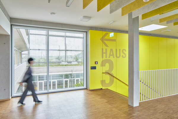 Schulcampus in Mnchen von schrmann dettinger architekten