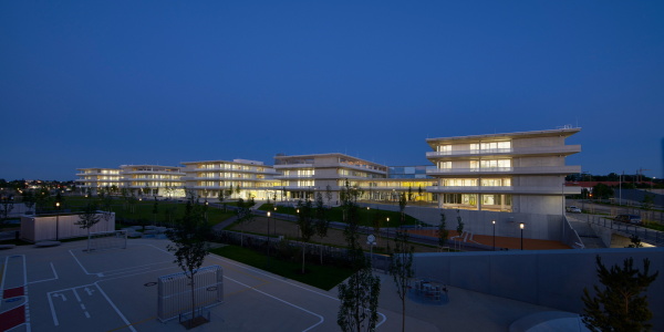 Schulcampus in Mnchen von schrmann dettinger architekten