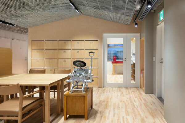 Werkst�tten in Osaka von Kosuke Bando und nanometer