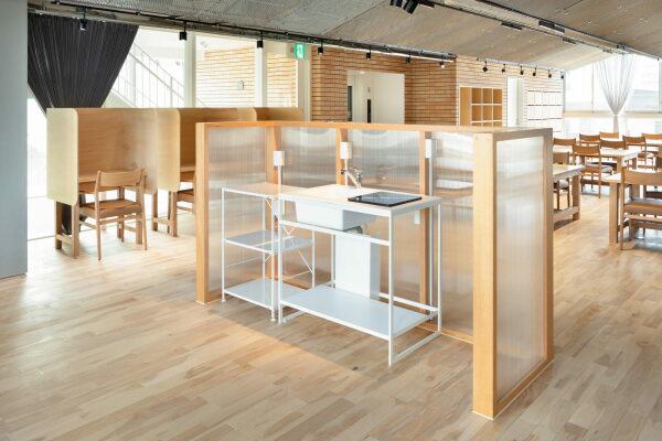 Werkst�tten in Osaka von Kosuke Bando und nanometer