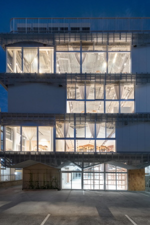 Werksttten in Osaka von Kosuke Bando und nanometer