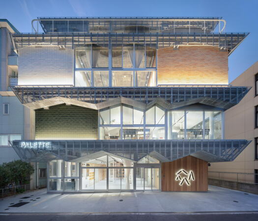 Werksttten in Osaka von Kosuke Bando und nanometer