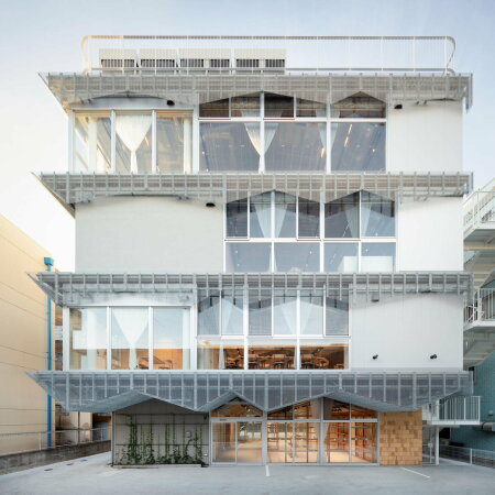 Werksttten in Osaka von Kosuke Bando und nanometer