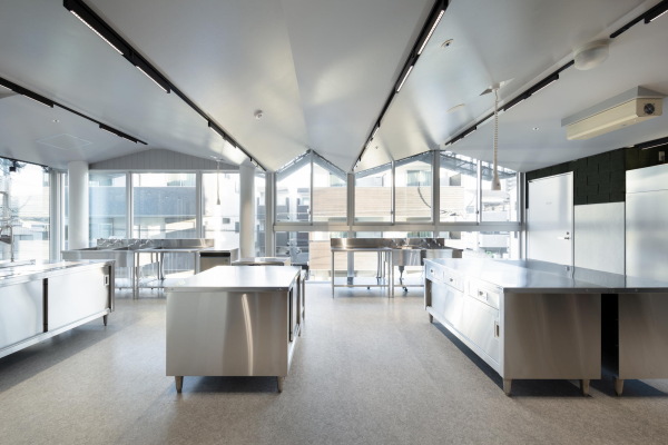 Werkst�tten in Osaka von Kosuke Bando und nanometer