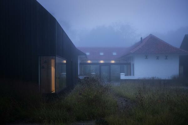 Umbau eines Gutshofes in Nordfrankreich von Coldefy