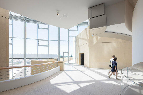 Fondation LUMA erffnet Kunstturm