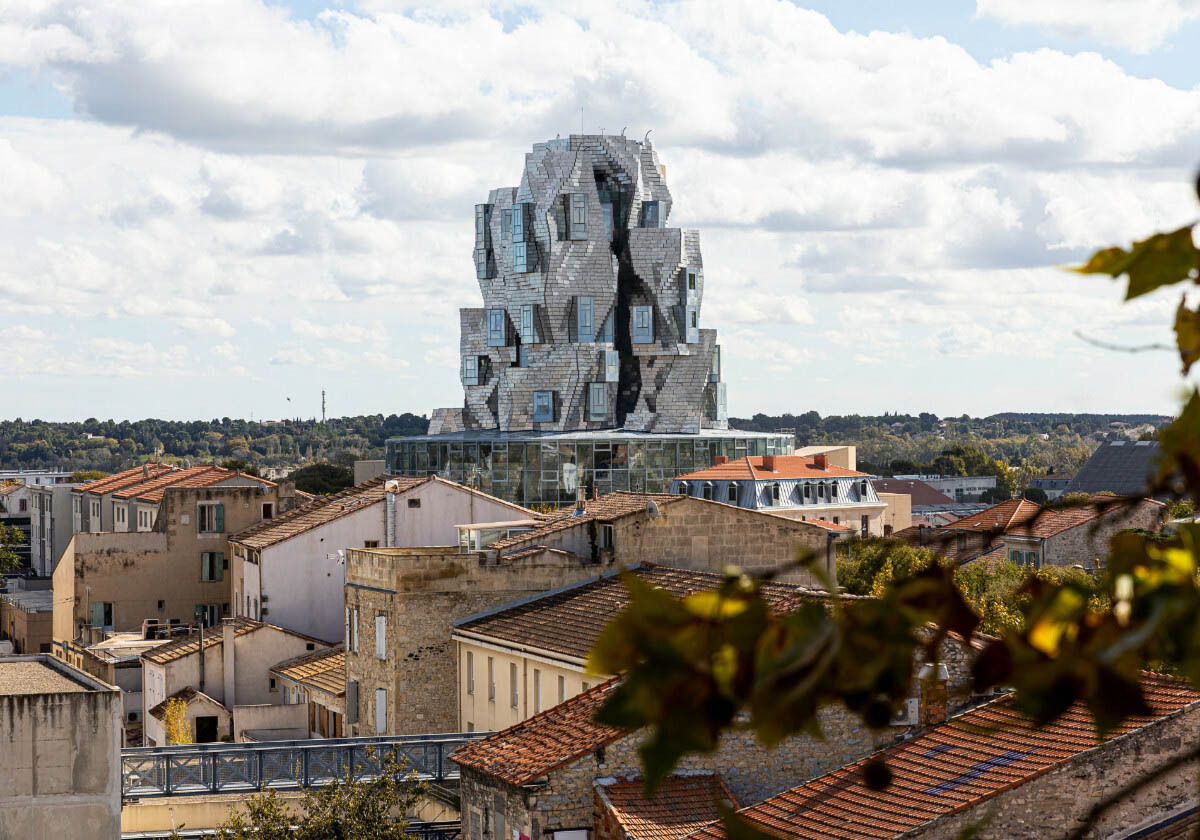 Schillernder Gehry in Arles
 - Fondation LUMA eröffnet Kunstturm