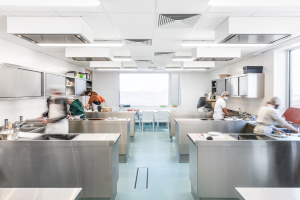 Schule in Middelkerke von B-architecten und A1AR