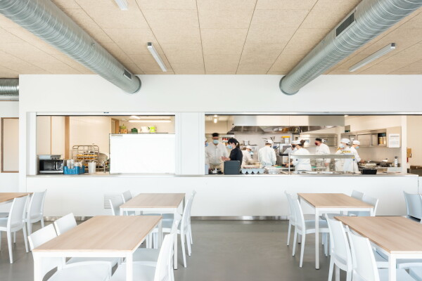 Schule in Middelkerke von B-architecten und A1AR