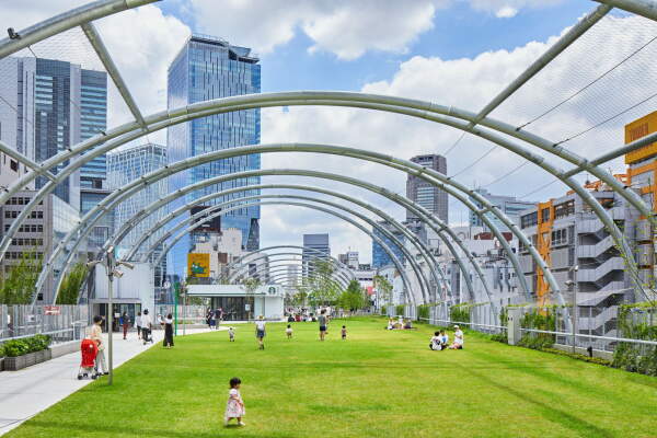 Park mit Einkaufszentrum in Tokio von Nikken Sekkei