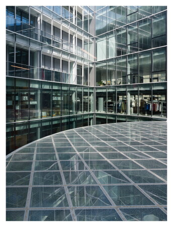 Der Lichthof des Neubaus von Sanaa