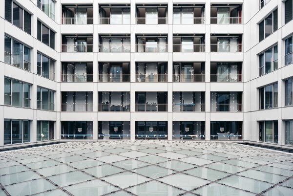 Der neue Lichthof im historischen Bestand von Frantz Jourdain