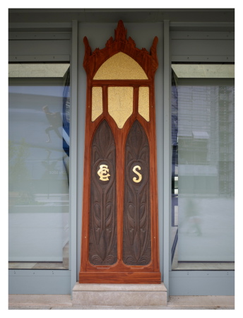 Fassadendekor auf Stra�enebene