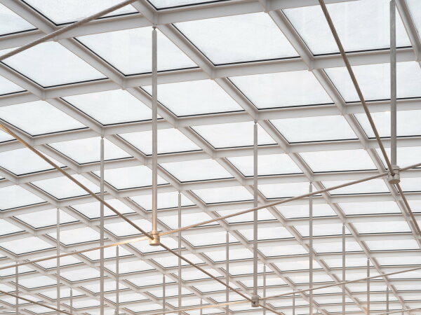 Dachkonstruktion des neuen Lichthofs im Neubau von SANAA