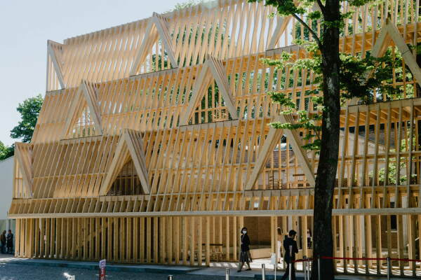 Der US-Pavillon widmet sich in American Framing den kolonialen Ursprngen der amerikanischen Holzrahmenkonstruktion.