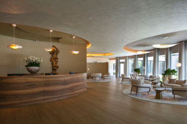 Hotelkomplex in Weggis von Davide Macullo Architects