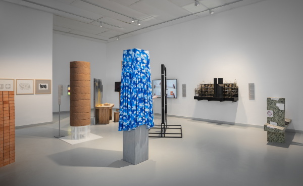 Neben Research gibt es auch Aktualisierungen von verschiedenen B�ros im Sinne eines Lernens von der Moderne. Foto: D�niel D�m�lky