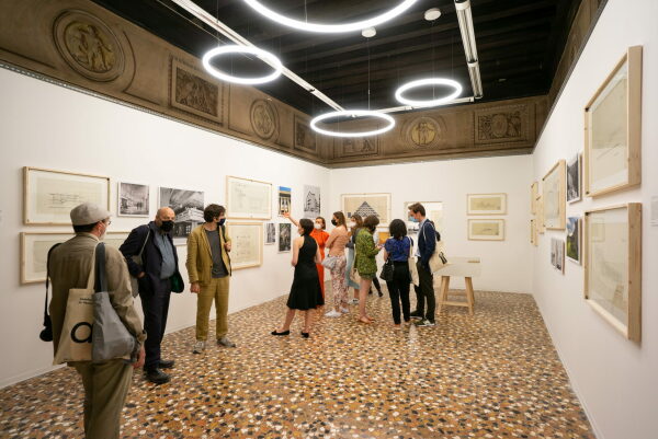 Ausstellung zu Svetlana Kana Radevic in Venedig