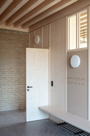 Erweiterung einer Grundschule in Riaz von FAZ Architectes