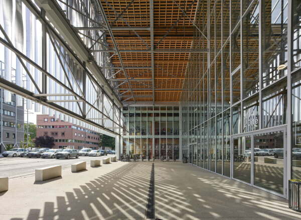 Hallenumbau in Toulouse von Taillandier Architectes Associes