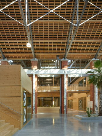 Hallenumbau in Toulouse von Taillandier Architectes Associes