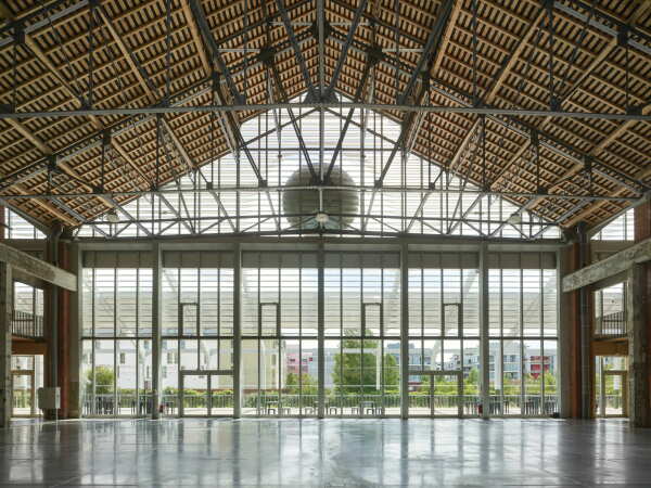 Hallenumbau in Toulouse von Taillandier Architectes Associes