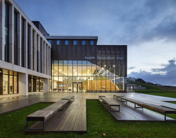 Forschungszentrum in Lancaster von John McAslan + Partners