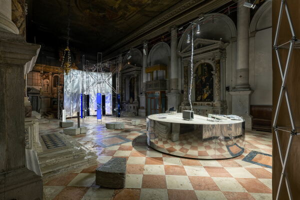 Bei �Planet of People� kann man im litauischen Pavillon virtuell in den Weltraum fliegen.