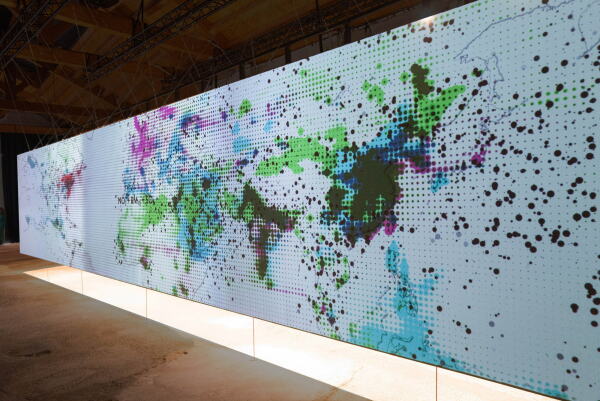 Die Themen werden im katalanischen Pavillon auch im globalen Zusammenhang betrachtet.