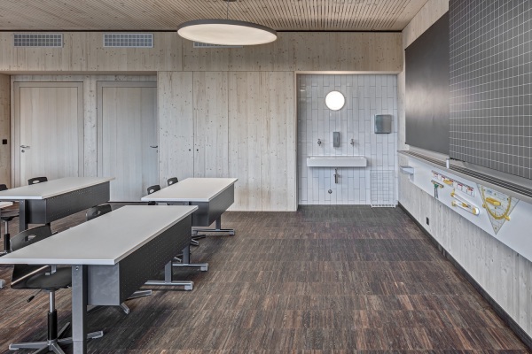 Schulhaussanierung und Anbau bei Z�rich von Oxid