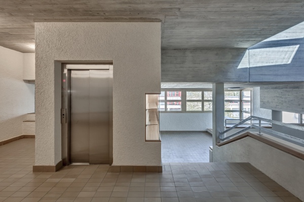 Schulhaussanierung und Anbau bei Zrich von Oxid