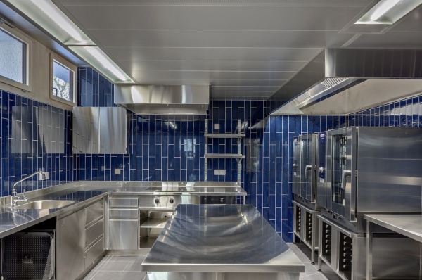 Schulhaussanierung und Anbau bei Zrich von Oxid