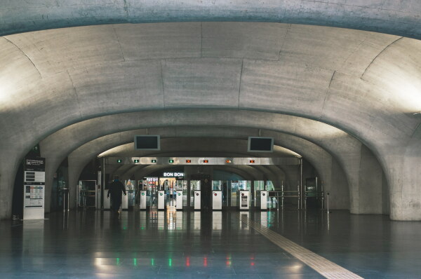Metrostation in Santiago von Beals Lyon Arquitectos
