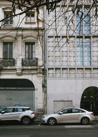 Metrostation in Santiago von Beals Lyon Arquitectos