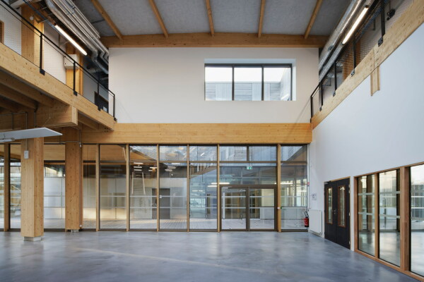 Ausbildungszentrum bei Paris von Atelier WOA