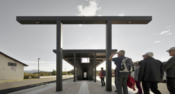 Mobilittszentrum von Roland Baldi Architects