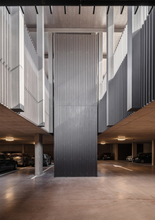 Mobilitätszentrum von Roland Baldi Architects