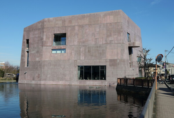 Bibliothek in Osaka von MARU.architecture