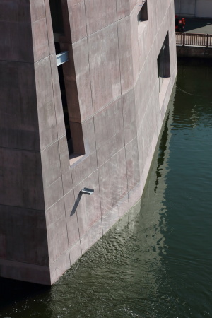 Bibliothek in Osaka von MARU.architecture